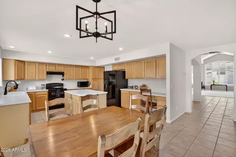 Kitchen - 1002 E Betsy Ln, Gilbert, AZ 85296 photo 5 of 5