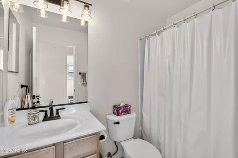 Bath - 1002 E Betsy Ln, Gilbert, AZ 85296 photo 6 of 6