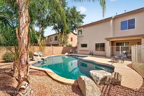 Exterior - 1002 E Betsy Ln, Gilbert, AZ 85296 photo 7 of 13