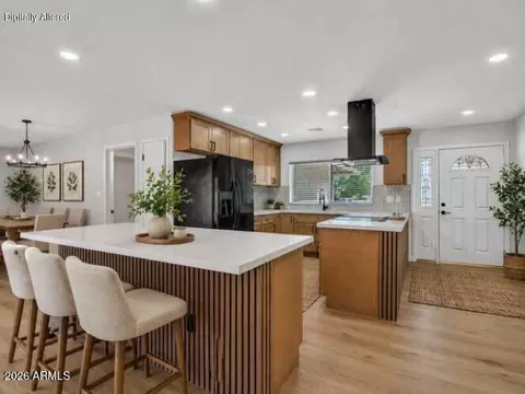 4915 W Shangri La Rd, Glendale, AZ 85304