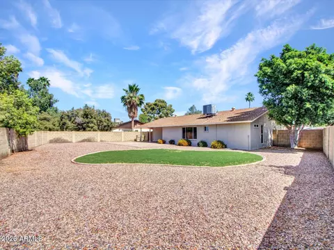 4915 W Shangri La Rd, Glendale, AZ 85304