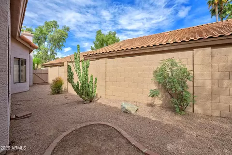 Exterior - 57 E Ranch Rd, Tempe, AZ 85284 photo 4 of 8