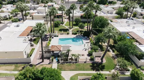 View/Area - 1002 W Solar Dr, Phoenix, AZ 85021 photo 12 of 14
