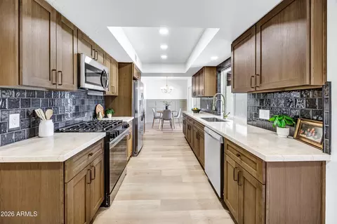 Kitchen - 1002 W Solar Dr, Phoenix, AZ 85021 photo 3 of 5