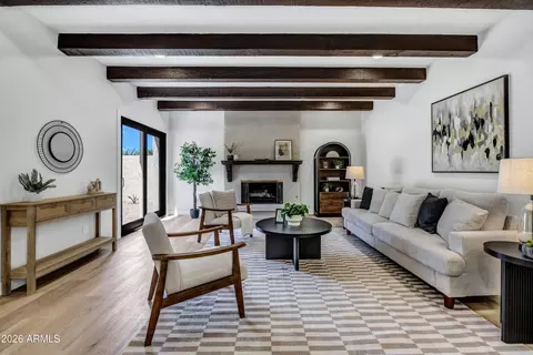 Living - 1002 W Solar Dr, Phoenix, AZ 85021 photo 3 of 4