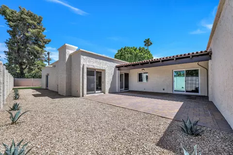 Exterior - 1002 W Solar Dr, Phoenix, AZ 85021 photo 4 of 9