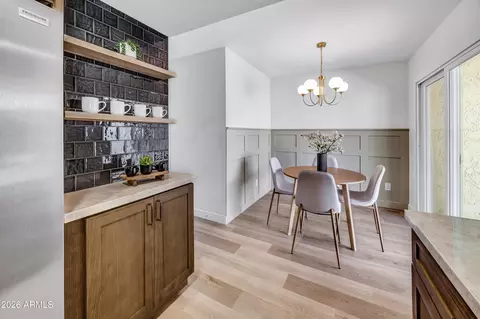 Dining - 1002 W Solar Dr, Phoenix, AZ 85021 photo 3 of 4