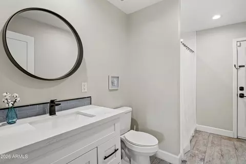 Bath - 4345 E Carol Ann Ln, Phoenix, AZ 85032 photo 4 of 5