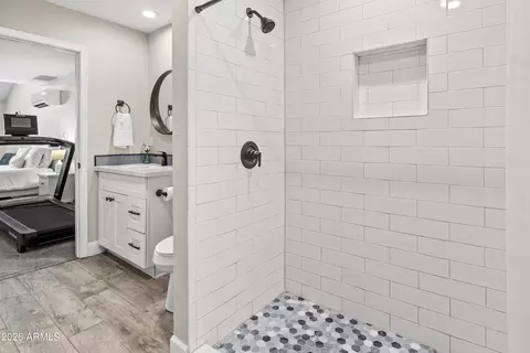 Bath - 4345 E Carol Ann Ln, Phoenix, AZ 85032 photo 5 of 5