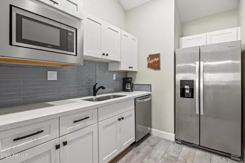 Kitchen - 4345 E Carol Ann Ln, Phoenix, AZ 85032 photo 5 of 5