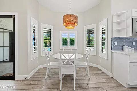 Dining - 4345 E Carol Ann Ln, Phoenix, AZ 85032 photo 3 of 3