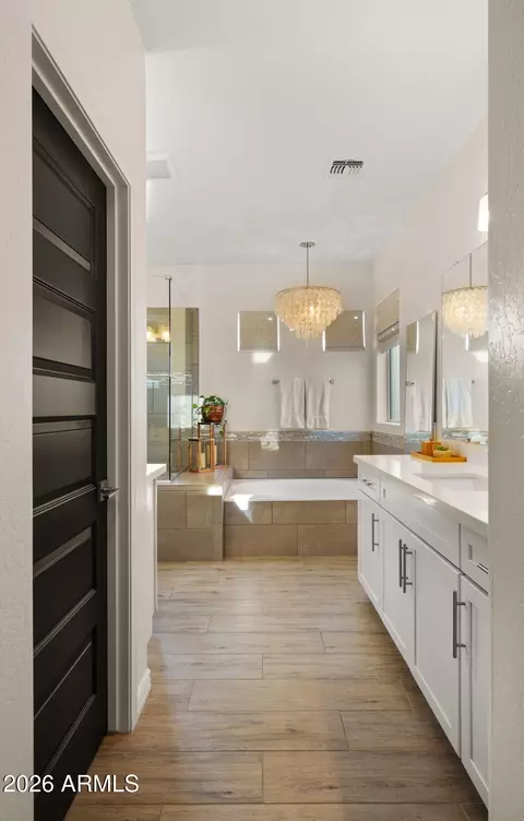 Bath - 4724 E Parkside Ln, Phoenix, AZ 85050 photo 1 of 4
