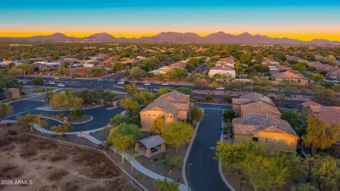 View/Area - 4724 E Parkside Ln, Phoenix, AZ 85050 photo 1 of 11