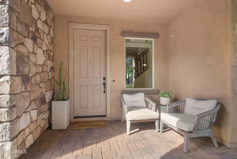 Exterior - 4724 E Parkside Ln, Phoenix, AZ 85050 photo 2 of 6