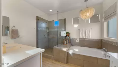 Bath - 4724 E Parkside Ln, Phoenix, AZ 85050 photo 2 of 4