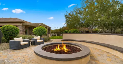 View/Area - 4724 E Parkside Ln, Phoenix, AZ 85050 photo 8 of 11