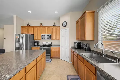 Kitchen - 3006 E Muirfield St, Gilbert, AZ 85298 photo 3 of 3