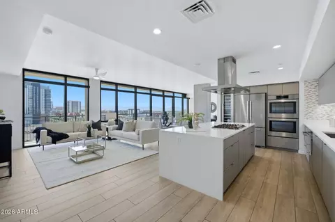 200 W Portland St #1017, Phoenix, AZ 85003