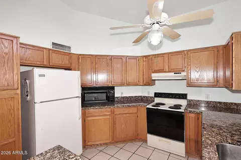 Kitchen - 17207 N 46th Pl, Phoenix, AZ 85032 photo 3 of 4