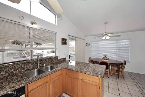 Kitchen - 17207 N 46th Pl, Phoenix, AZ 85032 photo 4 of 4
