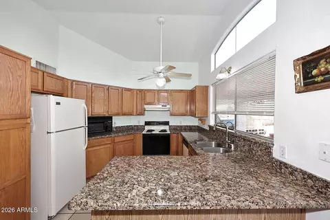 Kitchen - 17207 N 46th Pl, Phoenix, AZ 85032 photo 2 of 4