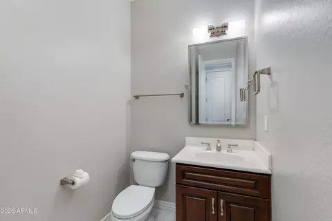 Bath - 2449 E Montecito Ave, Phoenix, AZ 85016 photo 2 of 2