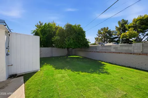 Exterior - 929 W Turney Ave, Phoenix, AZ 85013 photo 10 of 11