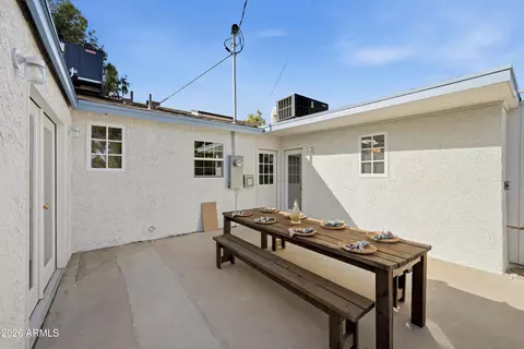 Exterior - 929 W Turney Ave, Phoenix, AZ 85013 photo 4 of 11