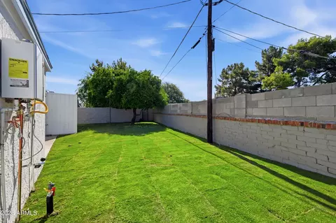 Exterior - 929 W Turney Ave, Phoenix, AZ 85013 photo 6 of 11