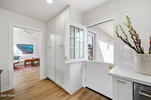Entry Way - 929 W Turney Ave, Phoenix, AZ 85013 photo 2 of 3