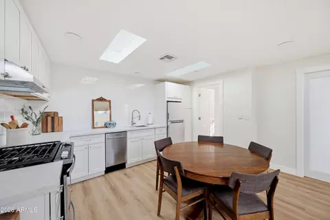 Kitchen - 929 W Turney Ave, Phoenix, AZ 85013 photo 3 of 4