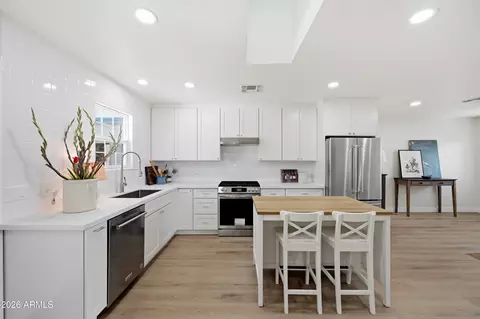 Kitchen - 929 W Turney Ave, Phoenix, AZ 85013 photo 2 of 4
