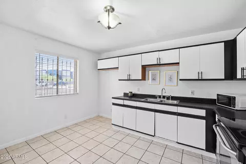 Kitchen - 1946 E Jones Ave, Phoenix, AZ 85040 photo 1 of 5