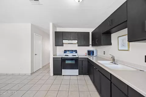 Kitchen - 1946 E Jones Ave, Phoenix, AZ 85040 photo 5 of 5