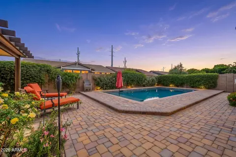 7247 E Posada Ave, Mesa, AZ 85212