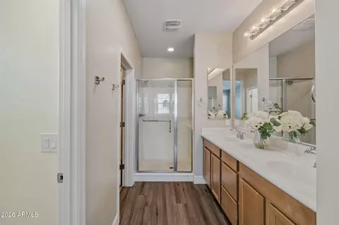 Bath - 1722 E Dogwood Ln, Gilbert, AZ 85295 photo 1 of 2