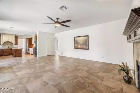 Living - 4564 E Chuckwalla Cyn, Phoenix, AZ 85044 photo 5 of 6