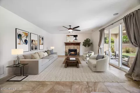 Living - 4564 E Chuckwalla Cyn, Phoenix, AZ 85044 photo 3 of 6
