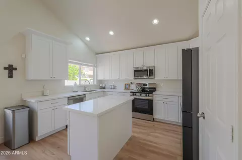 Kitchen - 4266 E Millbrae Ln, Gilbert, AZ 85234 photo 2 of 5