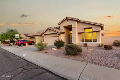 Exterior - 2403 E Mountain Vista Dr, Phoenix, AZ 85048 photo 2 of 14