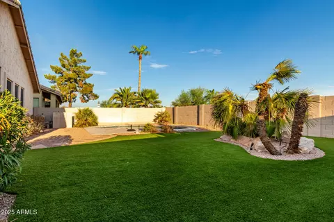 Exterior - 2403 E Mountain Vista Dr, Phoenix, AZ 85048 photo 9 of 14