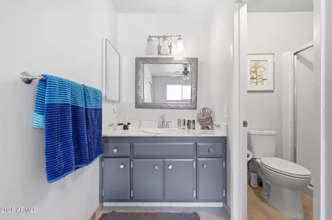 Bath - 5525 E Thomas Rd #N6, Phoenix, AZ 85018 photo 1 of 3