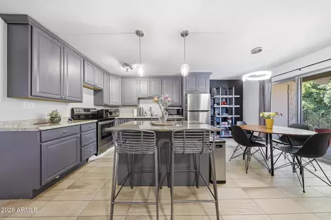 Kitchen - 5525 E Thomas Rd #N6, Phoenix, AZ 85018 photo 7 of 7