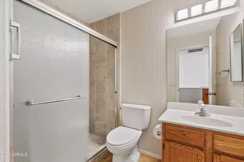 Bath - 4015 E Anderson Dr, Phoenix, AZ 85032 photo 2 of 3