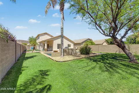 Exterior - 4049 W Hackamore Dr, Phoenix, AZ 85083 photo 7 of 9