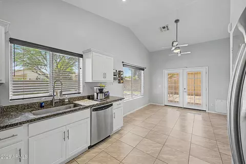 Kitchen - 4049 W Hackamore Dr, Phoenix, AZ 85083 photo 3 of 4