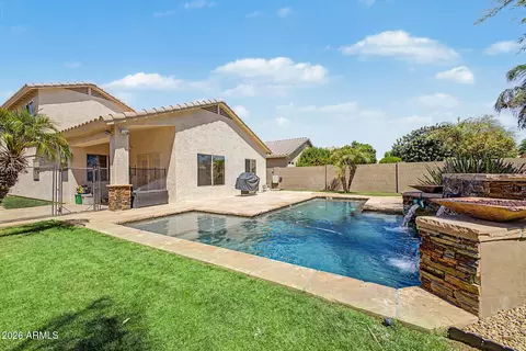 Exterior - 4049 W Hackamore Dr, Phoenix, AZ 85083 photo 4 of 9