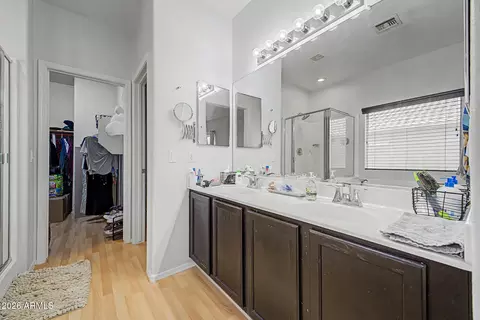 Bath - 4049 W Hackamore Dr, Phoenix, AZ 85083 photo 2 of 4