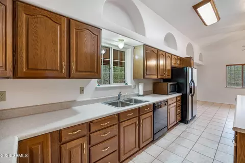 Kitchen - 2004 Concord --, Overgaard, AZ 85933 photo 1 of 3