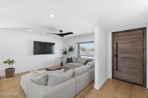 Living - 3601 E Cholla St, Phoenix, AZ 85028 photo 1 of 4